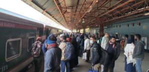 নাটোর থেকে হাজার হাজার বিএনপি নেতাকর্মী র ঢাকার উদ্দেশ্যে রওনা#সংবাদ ৗশলী