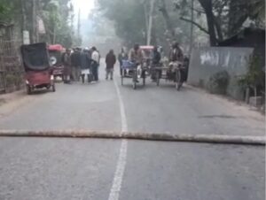 নাটোরে রাস্তায় ব্যারিকেড দিয়ে ডাকাতি#সংবাদ শৈলী