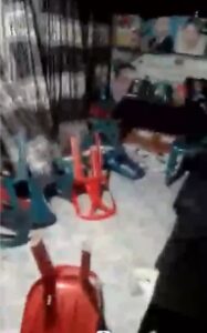 লালপুরে  বিএনপির ও স্বতন্ত্র প্রার্থীর সমর্থকদের মধ্যে সংঘ র্ষ , বিএনপির নির্বাচনী ক্যাম্প ভাঙচুর, আটক ১#সংবাদ শৈলী