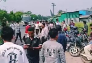 নাটোরে কৃত্রিম তেল সংকটের প্রতিবাদে মহাসড়ক অবরোধ, ইউএনও’র অভিযানে জরিমা#সংবাদ শৈলী