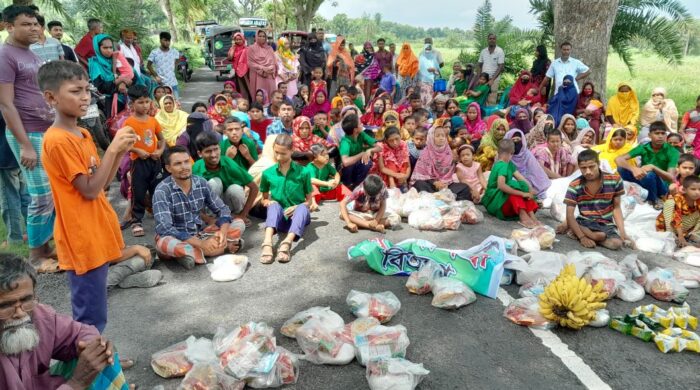 বড়াইগ্রামে প্রতিবন্ধীদের অনুষ্ঠানস্থল ভাংচুর, প্রতিবাদে ২ ঘন্টা সড়ক অবরোধ #সংবাদ শৈলী