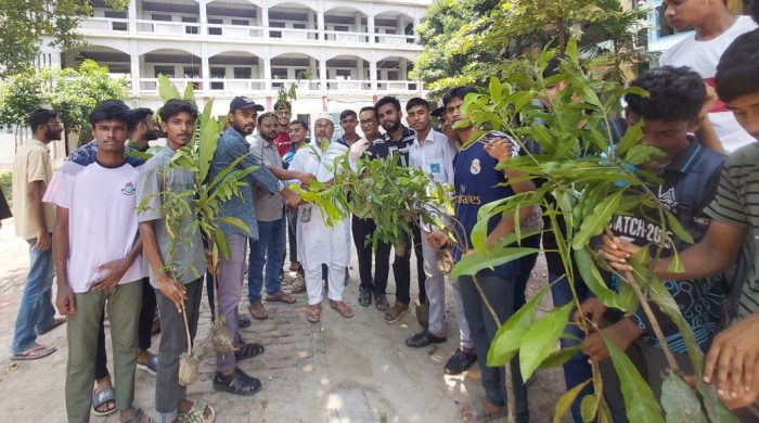 সিংড়ায় স্কুল-মাদ্রাসায় বৃক্ষরোপন শিক্ষার্থীদের#sangbad shoily