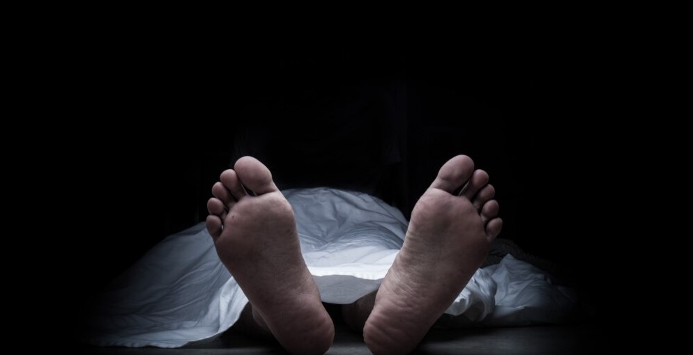 লডাঙ্গায় পারিবারিক অশান্তিতে ট্রেনের নিচে ঝাঁপ দিয়ে ও গলায় ফাঁস দিয়ে দুই জনের আত্মহত্যা
