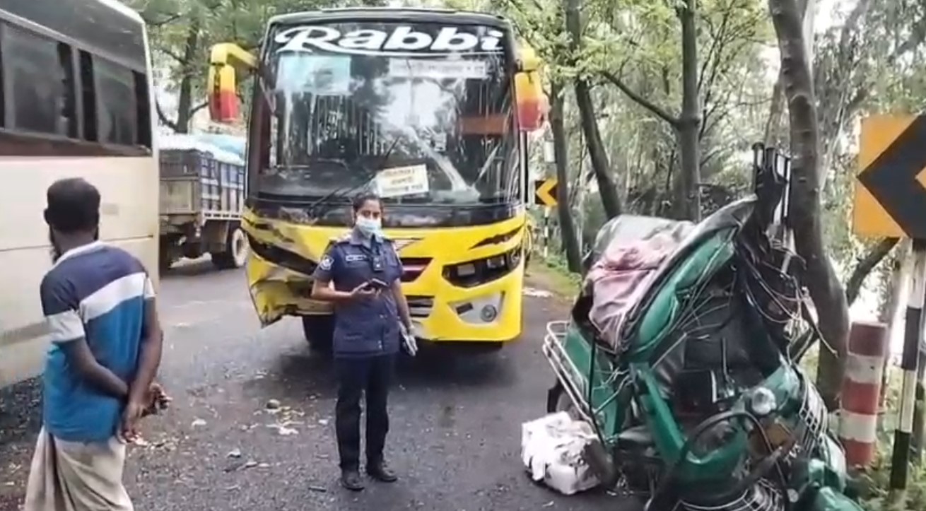 নাটোরে বাস সিএনজি মুখোমুখী সংঘর্ষে নিহত ২ আহত ২#সংবাদ শৈলী