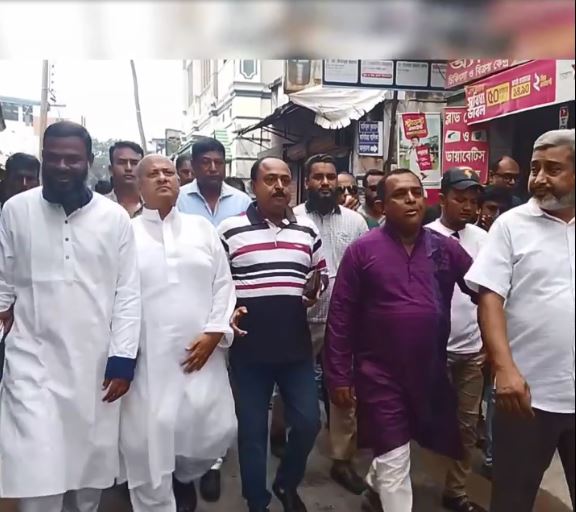 বিএনপি নেতৃবৃন্দ কানাইখালী স্টেডিয়াম থেকে অনুষ্ঠান বর্জন করে বরে হয়ে আসার ছবি।#সংবাদ শৈলী