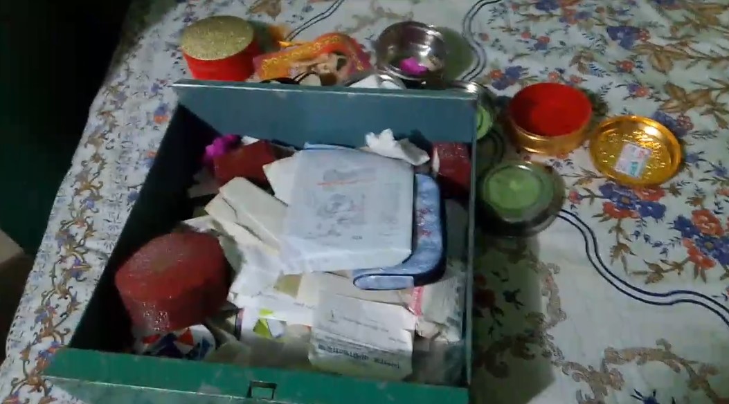 নাটোর শহরে বাড়ির তালা ভেঙ্গে টাকা ও স্বর্ণালংকার চুরি#নংবাদ শৈলী
