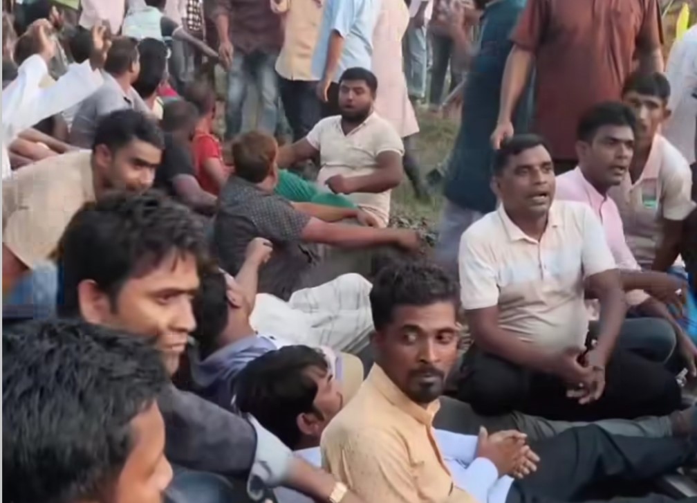 নাটোর-১ আসনে বিএনপির প্রার্থীতা পরিবর্তনের দাবিতে রেলপথ অবরোধ   #সংবাদ শৈলী