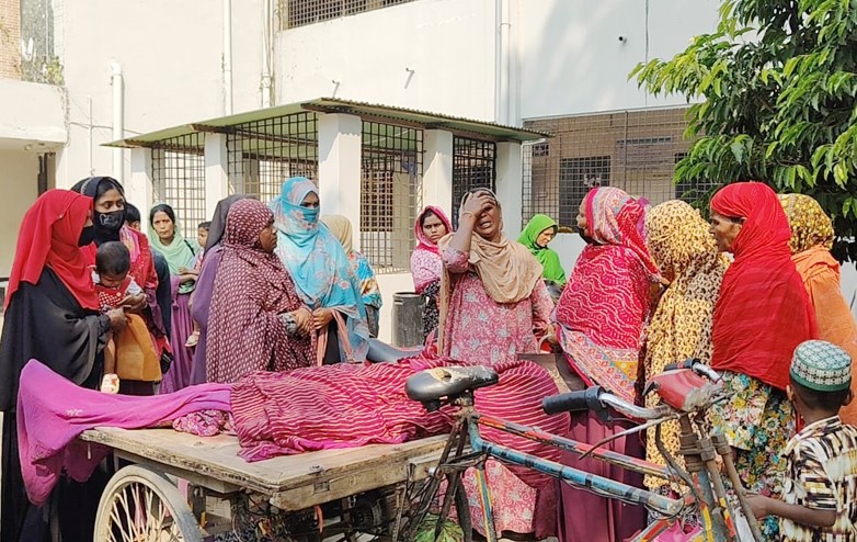 গুরুদাসপুরে সড়ক দুর্ঘটনায় নিহত ১, আহত ২#মংবাদ শৈলী