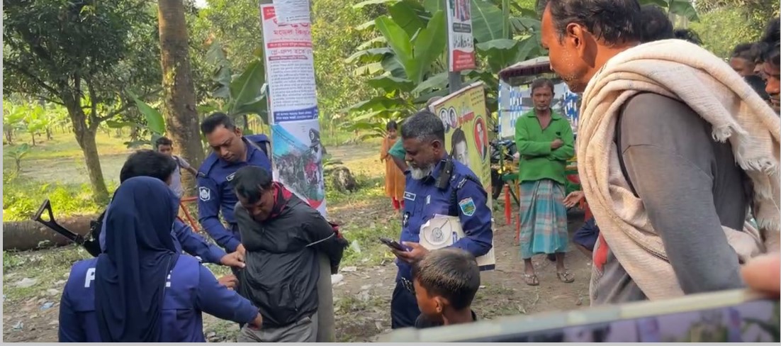 নাটোরে আওয়ামীলীগ নেতার ছেলে ও ইটভাটা ব্যবসয়ীকে খুটিতে বেঁধে মারধর#সংবাদ শৈলী