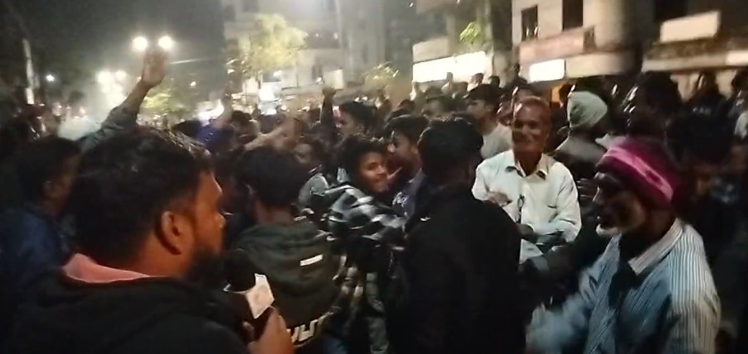 নাটোরে নেসকোর প্রিপেইড মিটার বাতিলের দাবিতে দিনভর বিক্ষোভ-অবরোধ#সংবাদ শৈলী