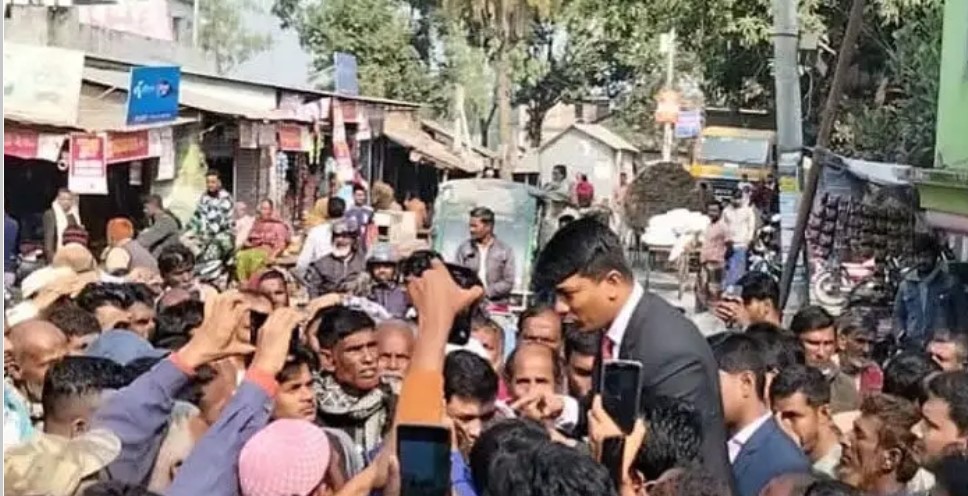 নাটোরে সারের দাবিতে কৃষকদের সড়ক অবরোধ বিক্ষোভ ,কৃষি অফিস ঘেরাও#সংবাদ শৈলী