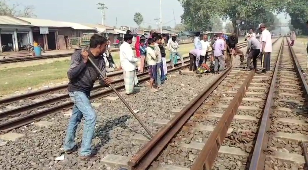 নাটোরের মাধনগর রেল লাইনে ফাটল#সংবাদ শৈলী