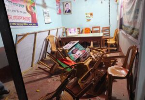 নলডাঙ্গা ছাতারভাগ  ওয়ার্ড বিএনপি অফিস ভাঙচুর 