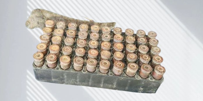 নদীতে মাছ ধরতে গিয়ে গুলির বাক্স পেলেন দুই শিশু