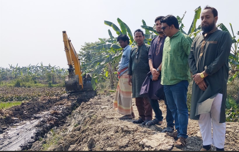 বড়াইগ্রামে ৮'শ বিঘা জমি রক্ষায় এসি ল্যান্ডের উদ্যোগে বাধ অপসারণ#সংবাদ শৈলী