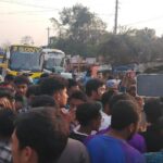 বড়াইগ্রামে কলেজ ছাত্রের আত্মহত্যাকে কেন্দ্র করে মহাসড়ক অবরোধ ও কলেজ ভাংচুর