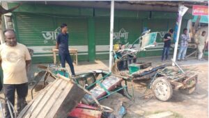 নাটোরের লালপুরে ট্রাকচাপায় ইজিবাইকের ৩ যাত্রী নিহত, আহত ৪