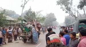 বাঘায় সিএনজি-ভটভটির মুখোমুখি সংঘর্ষে লালপুরের ৩ জন নিহত,আহত ২