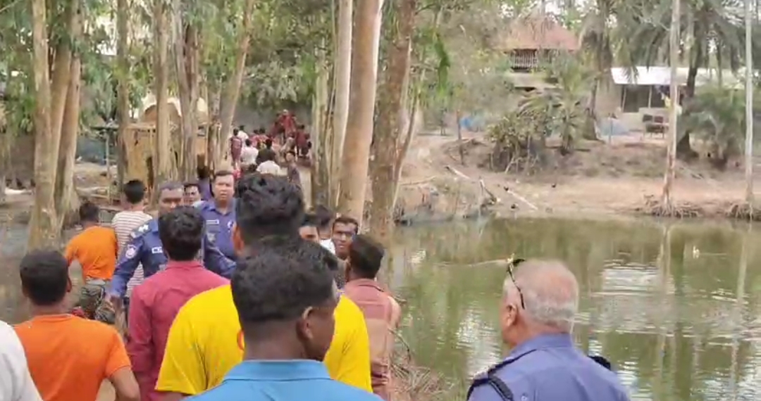 নাটোরের সিংড়ায় পুলিশের সামনে সংঘর্ষ, আহত ৮#সংবাদ শৈলী