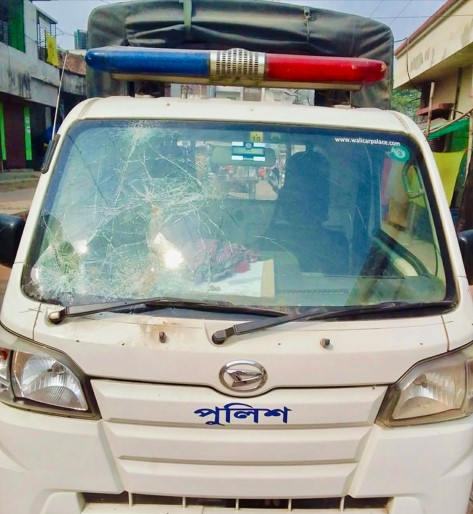 সিংড়ায় মরদেহ উদ্ধারে গিয়ে দুই এসআইসহ ৩ পুলিশ সদস্য আহত  