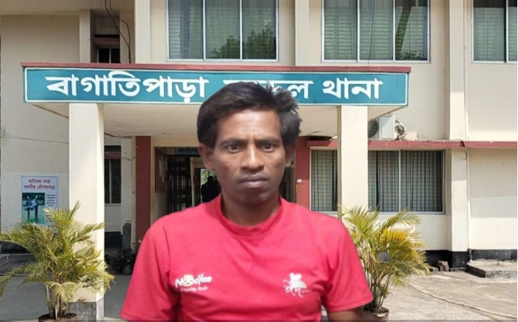 বাগাতিপাড়ায় র‍্যাবের অভিযানে ইয়াবাসহ মাদক কারবারি আটক