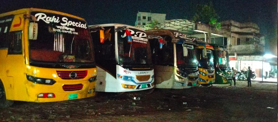 নাটোর- রাজশাহী বাস মালিক সমিতির বাস চলাচল বন্ধ , যাত্রীরা দুর্ভোগে #sangbad shoily