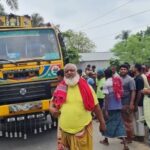 গুরুদাসপুরে ট্রাকের চাপায় মোটরসাইকেল আরোহী নিহত
