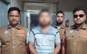 নাটোরে চাঁদা না দেওয়ায় হামলা, কুপিয়ে হাত-পায়ের রগ কাটার অভিযোগ; একজন গ্রেফতার#সংবাদ শৈলী