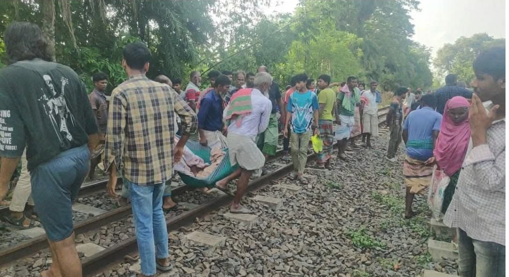 বাগাতিপাড়ায় ট্রেনের ধাক্কায় গরু ব্যবসায়ী নিহত#সংবাদ শৈলী