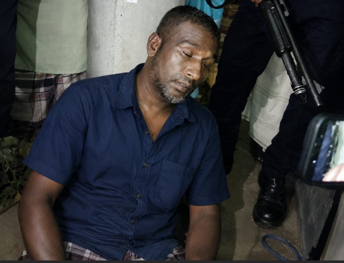 নাটোরের পাঁচ বছরের শিশুকে ধর্ষণের ঘটনায় ধর্ষককে গণধোলাই দিয়ে পুলিশে সোপর্দ#সংবাদ শৈলী