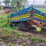 নাটোরে ট্রাক চাপায় ভ্যানচালক নিহত আহত ১