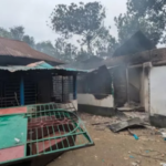মাদক ব্যবসার অভিযোগে মা-ছেলেকে পুলিশের হাতে তুলে দিল জনতা, পরে বাড়িতে অগ্নিসংযোগ