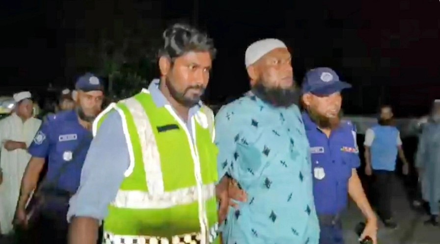 বাবার শেষ বিদায়ে প্যারোলে সাবেক ছাত্রলীগ নেতা  জেমস, দাফন শেষে আবার কারাগারে#সংবাদ শৈলী