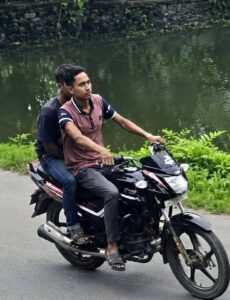  ছিতাই কারী গনের ছবি সি সি ক্যামেরা থেকে সংগৃহিত#