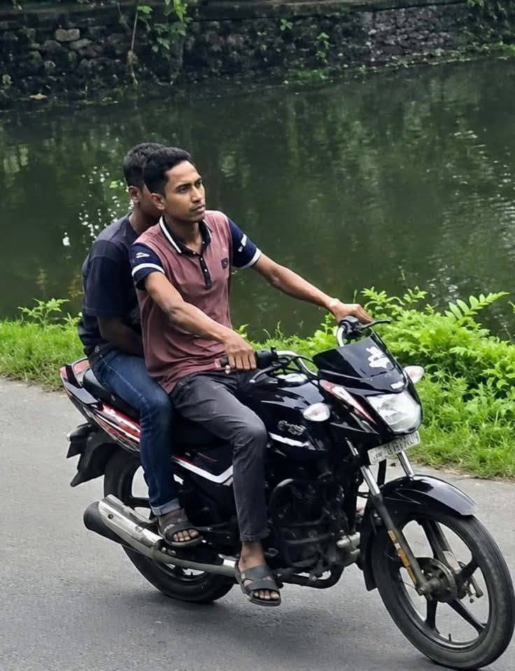 লালপুরে ভ্যান যাত্রী মহিলার ১ লাখ ৮০ হাজার টাকা ছিনতাই