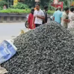 চোখের সামনে ২ সন্তানকে লরিচাপা পড়তে দেখলেন বাবা!