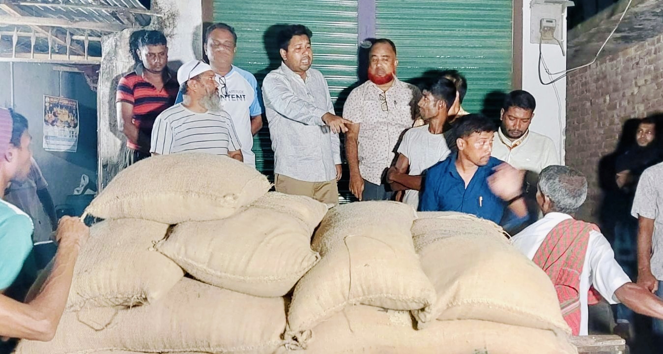 সিংড়ায় ব্যবসায়ীর গোডাউন থেকে খাদ্যবান্ধব কর্মসূচির ৭৩ বস্তা চাল উদ্ধার#সংবাদ শৈলী