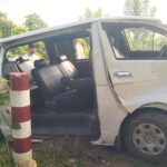 নাটোরে ট্রেনের ধাক্কায় দুমড়ে-মুচড়ে হাইএস, অল্পের জন্য প্রাণে বাঁচলেন চালক