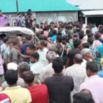 সারের জন্য কৃষকের শোরগোল, সড়ক অবরোধের চেষ্টা