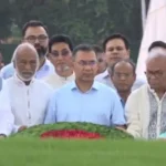 বিএনপির প্রতিষ্ঠাবার্ষিকীতে জিয়াউর রহমান-খালেদা জিয়ার সমাধিতে তারেক রহমানের শ্রদ্ধা 