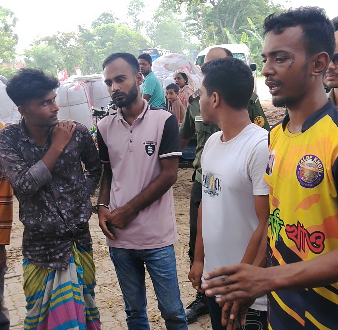 বড়াইগ্রামে মাদকাসক্ত ছেলেকে আইনের হাতে তুলে দিলেন বাবা,৪ জনের জেল