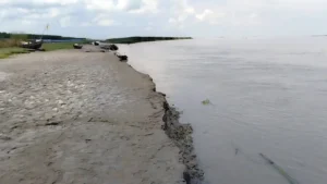মেঘনায় মায়ের সঙ্গে গোসলে নেমে শিশু নিখোঁজ