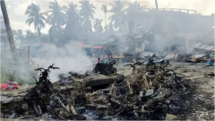 রাখাইনে মিয়ানমার সেনাবাহিনীর বিমান হামলায় নিহত অন্তত ৩৩