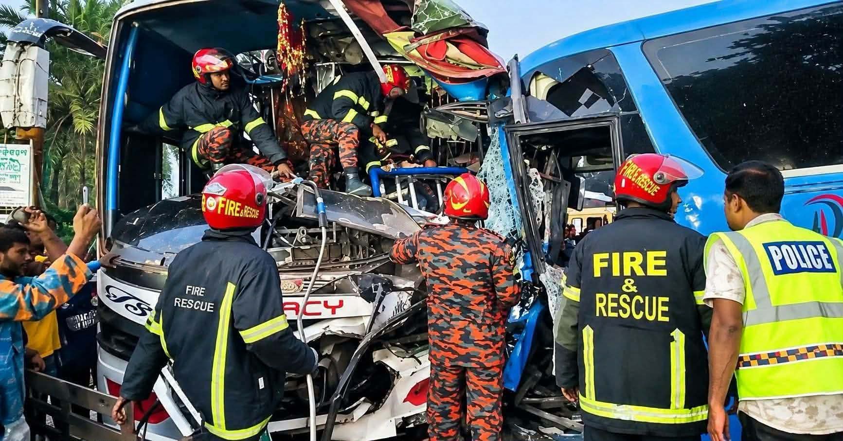 নাটোরের বড়াইগ্রামে আবারো দুই বাসের মুখোমুখি সংঘর্ষে একজনের মৃত্যু, আহত ১২#সংবাদ শৈলী