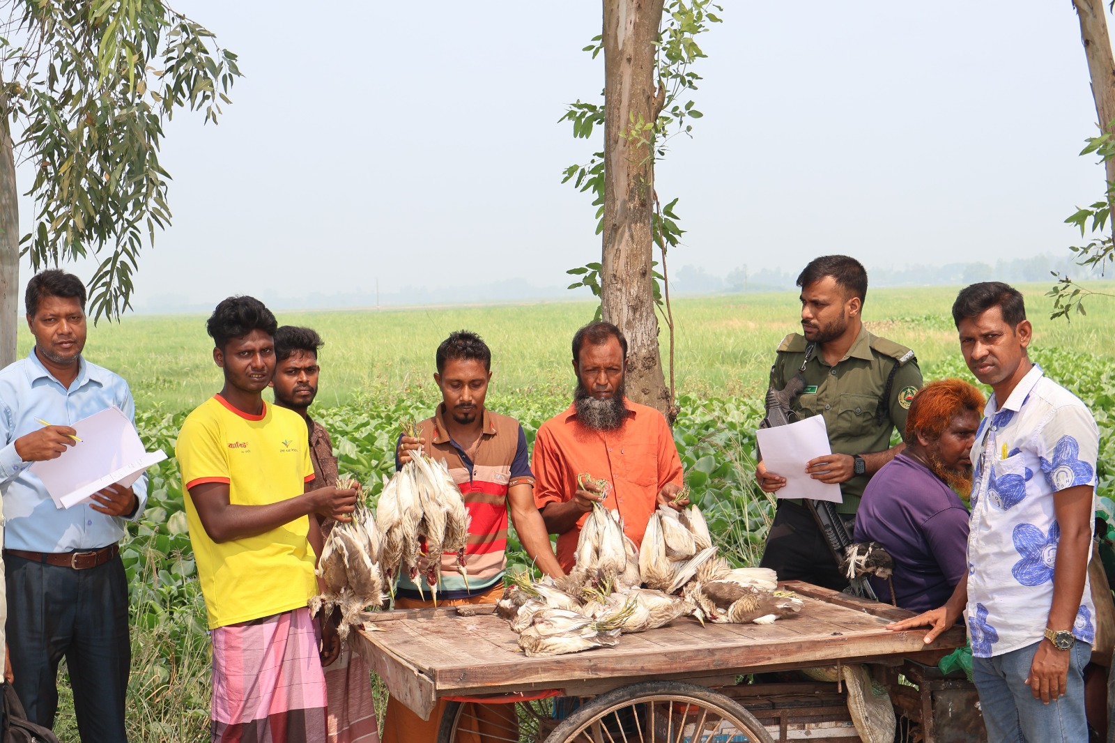 সিংড়ায় তিন পাখি শিকারির জেল ও দু’জনের অর্থদন্ড