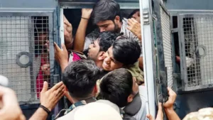 নয়া দিল্লিতে বিরোধীদের পদযাত্রা ঘিরে জোরদার নিরাপত্তা, ১২ সাংবাদিক আটক